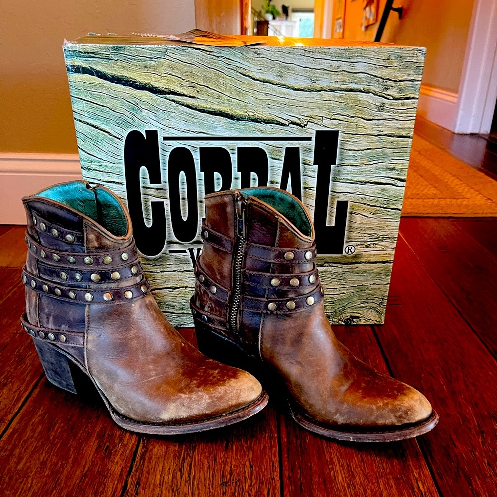 Women’s Corral booties, size 7